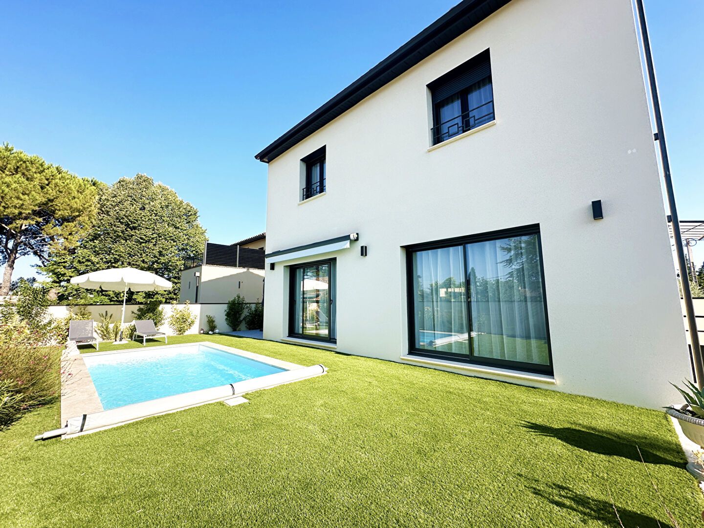 Maison, 3 chambres avec piscine et garage