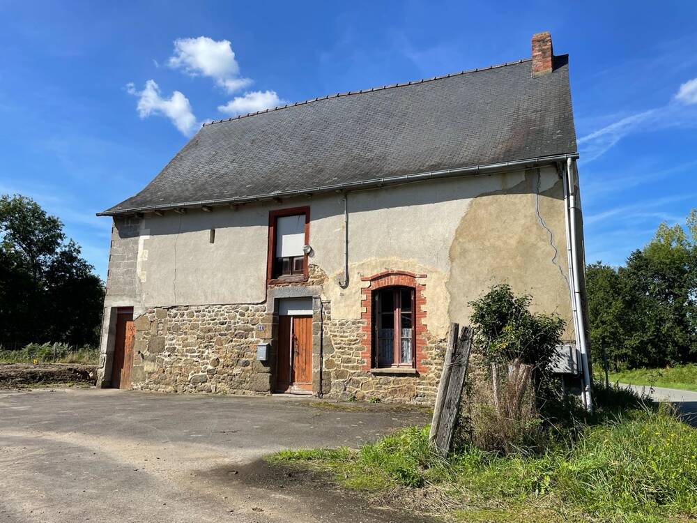 Maison avec dépendances et terrain agricole à Québriac (35190