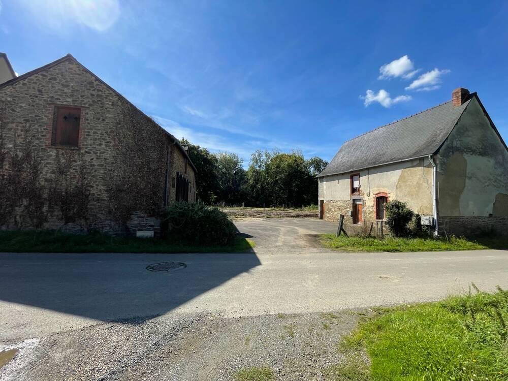 Maison avec dépendances et terrain agricole à Québriac (35190