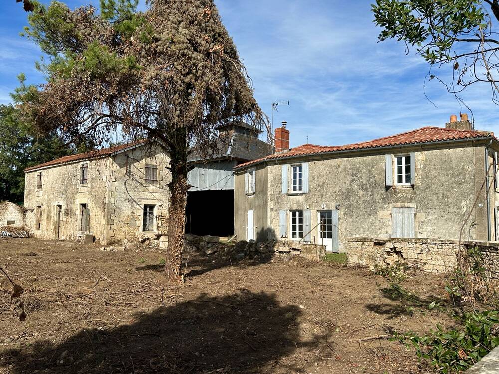 Ensemble immobilier d'exception à PISSOTTE