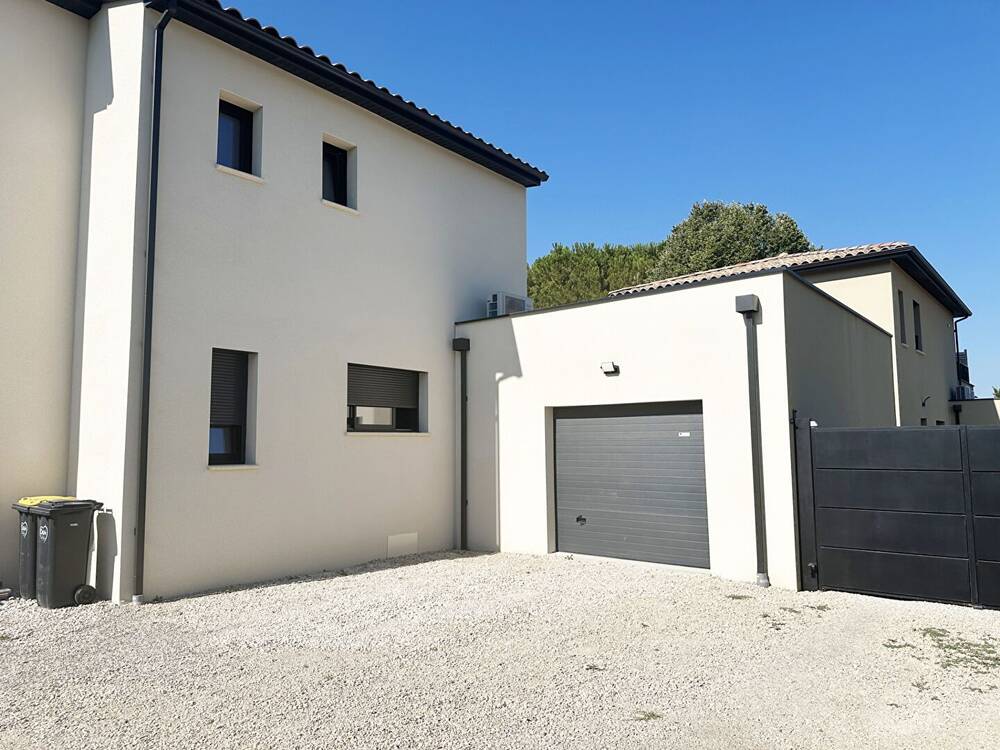 Maison, 3 chambres avec piscine et garage